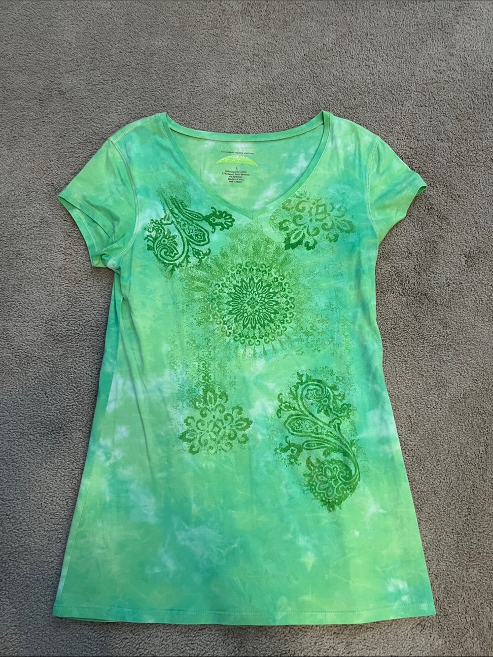 Earth Yoga V-Neck Organic Cotton/Bamboo Green Tie-Dye Paisley Top-size L, EUC